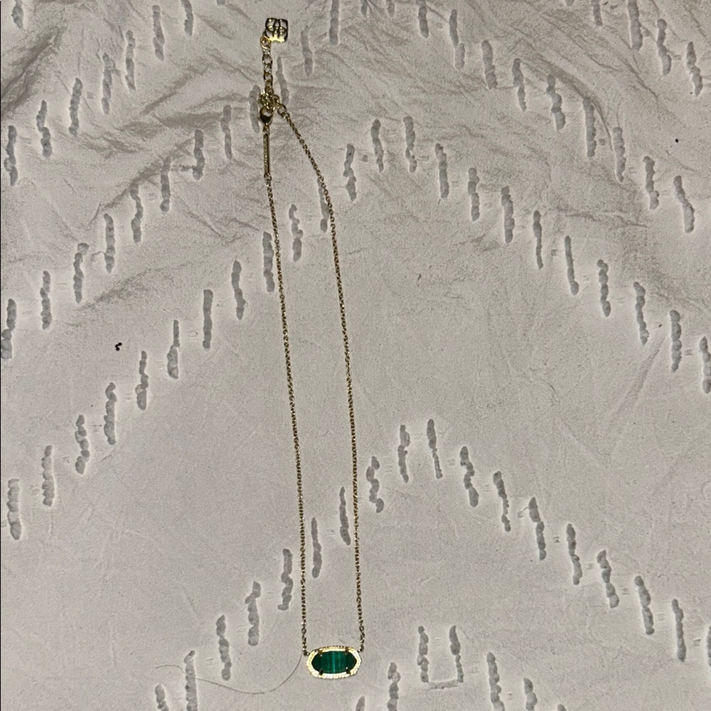 Kendra Scott Elegant Green Pendant Necklace